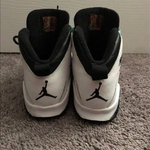 Jordan 10’s Verde good condition 6y no box
